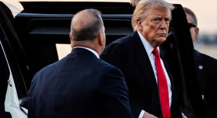 Mansoureh Bagherzadeh with Ayatollah Khamenei