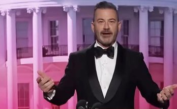 host in tuxedo at White House Correspondents' Dinner podium