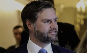 tmpkaoyu1l5 speaking in a news photo