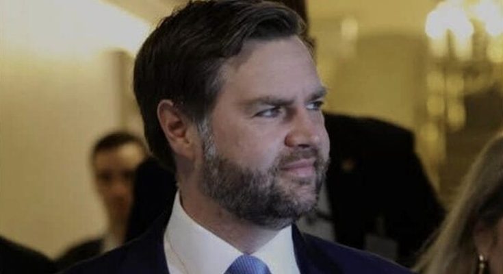 tmpkaoyu1l5 speaking in a news photo