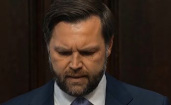 snipaste speaking in a news photo