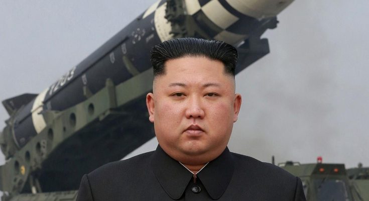 news figure speaking in a news photo